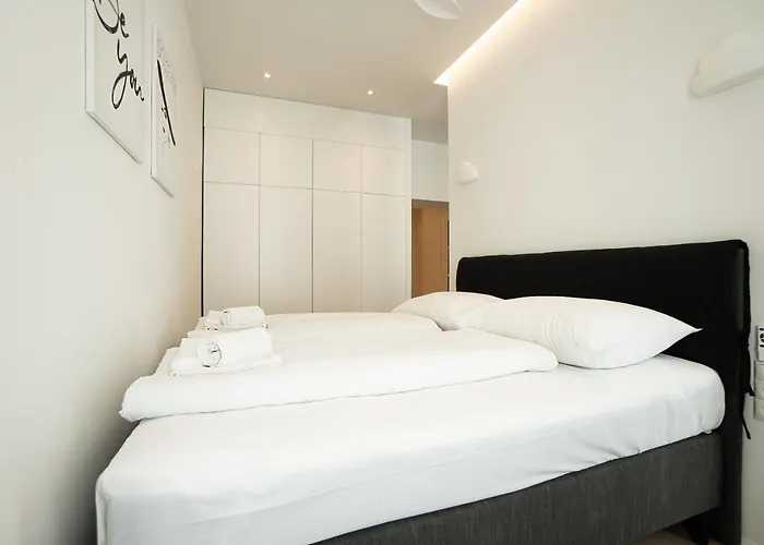 Posh With A King-size Bed And Modern Design Wien