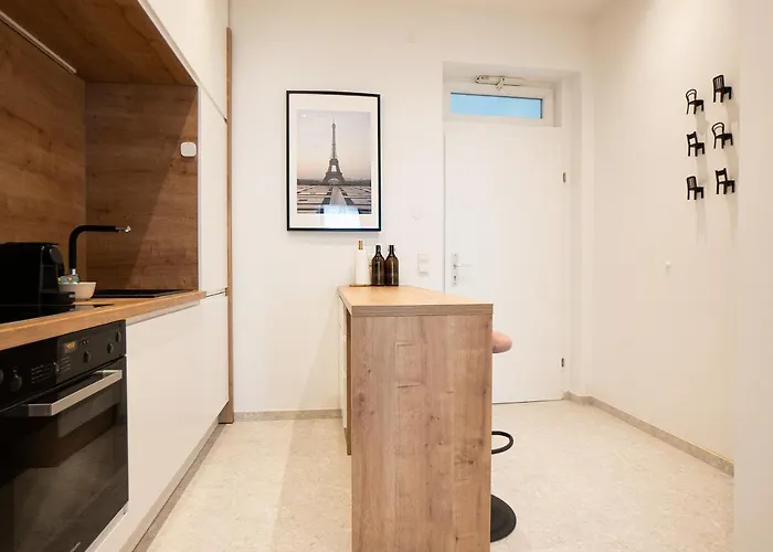 Posh With A King-size Bed And Modern Design * Wien
