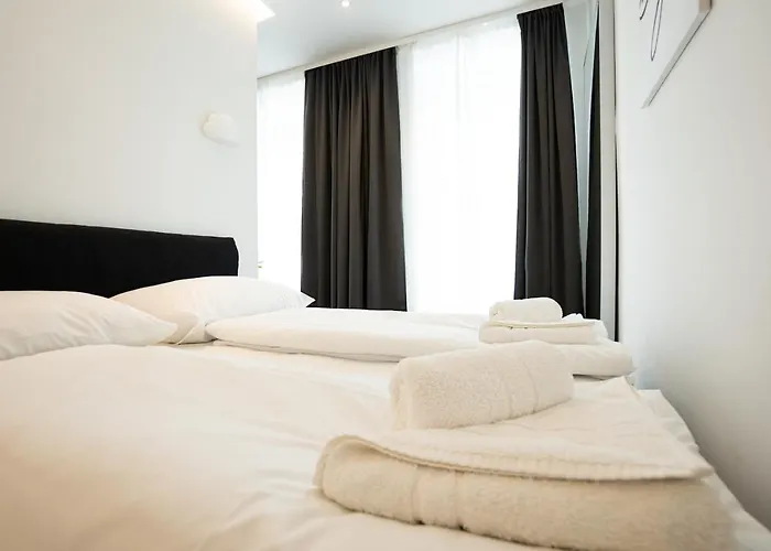 Posh With A King-size Bed And Modern Design Wien
