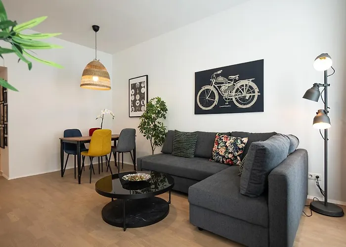 Posh With A King-size Bed And Modern Design Apartment