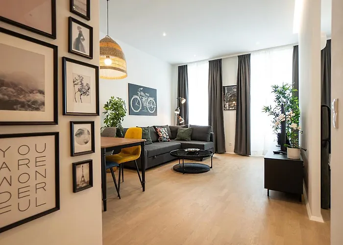Posh With A King-size Bed And Modern Design Apartment Wien