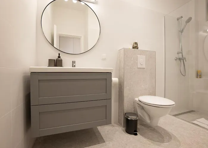 Posh With A King-size Bed And Modern Design